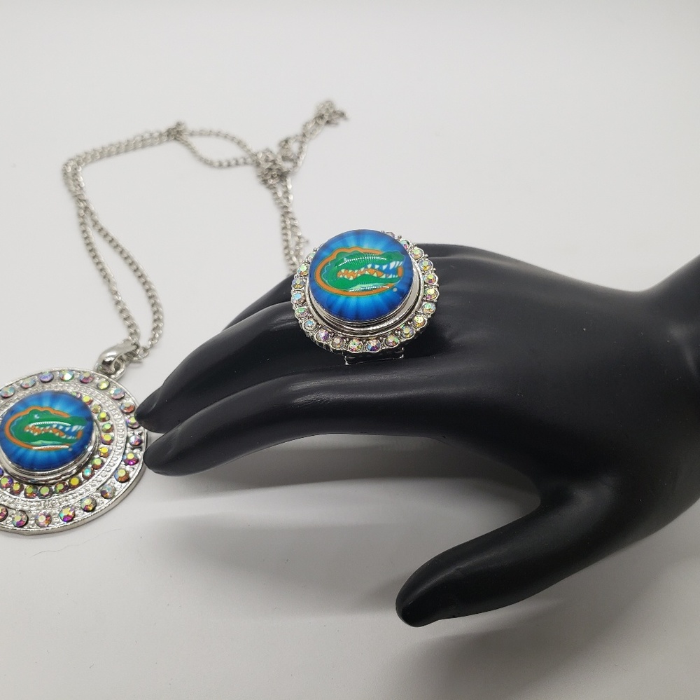 Gators necklace & ring set.